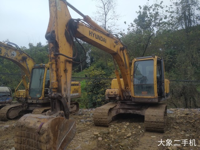 现代 R150LC-9 挖掘机