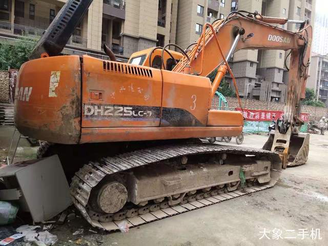 斗山 DH225LC-7 挖掘机