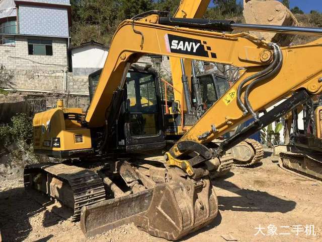 三一重工 SY75C-8 挖掘机