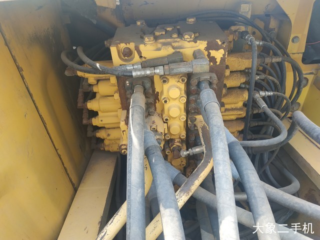 小松 PC240LC-8 挖掘机