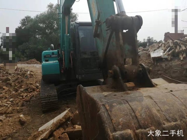 神钢 SK75-8 挖掘机