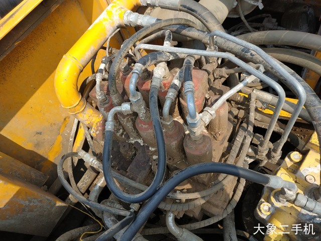 龙工 LG6235 挖掘机