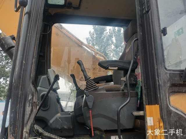 三一重工 SY215C-9 挖掘机