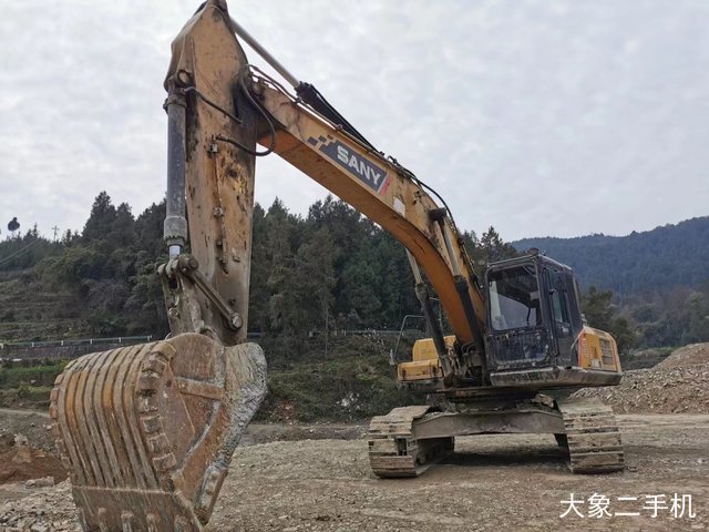 三一重工 SY245H 挖掘机