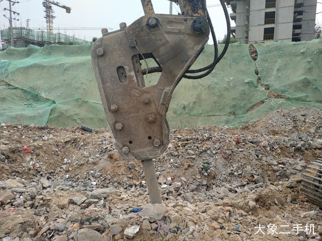 山东临工 LG6220 挖掘机