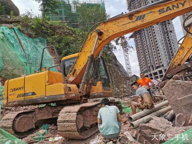 三一重工 SY135C-8 挖掘机