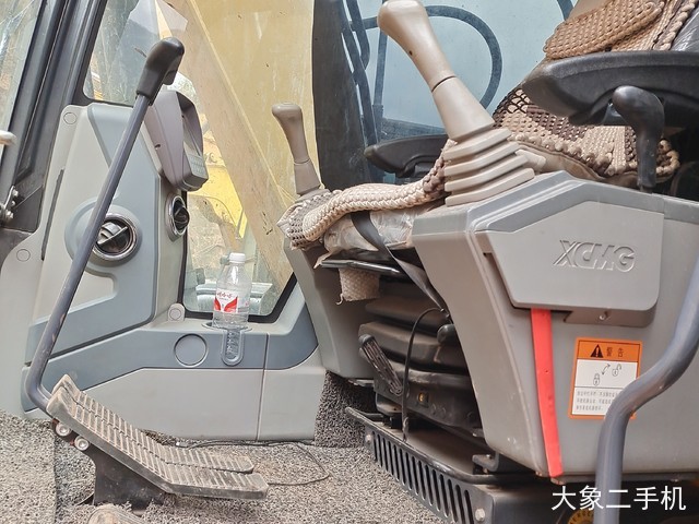 徐工 XE135D 挖掘机