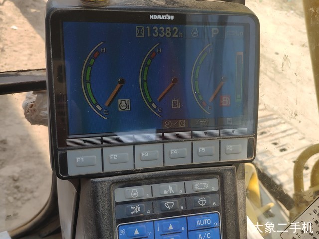 小松 PC240LC-8 挖掘机