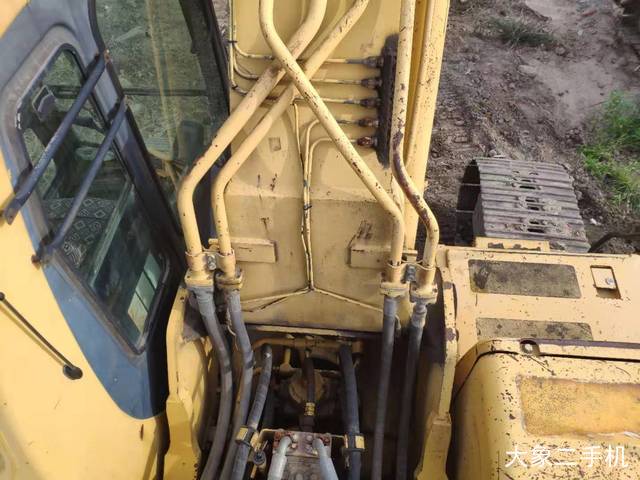 小松 PC220-6 挖掘机