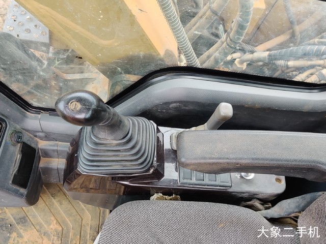 三一重工 SY75C 挖掘机