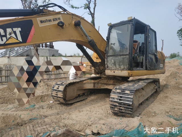 卡特彼勒 323DL 挖掘机