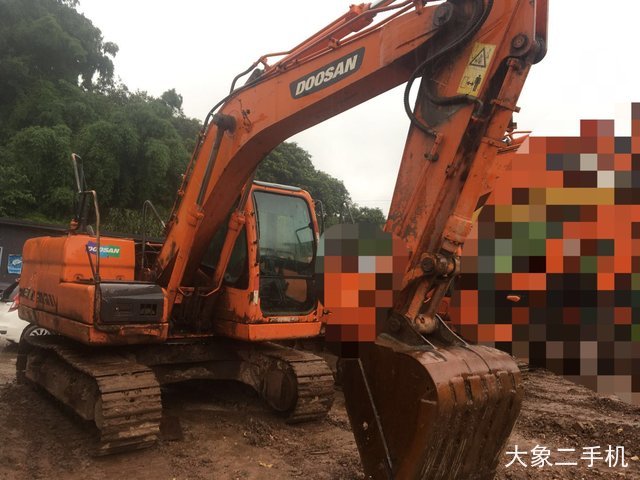 斗山 DX120 挖掘机