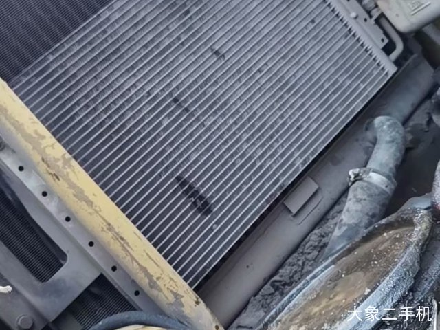 卡特彼勒 320B 挖掘机