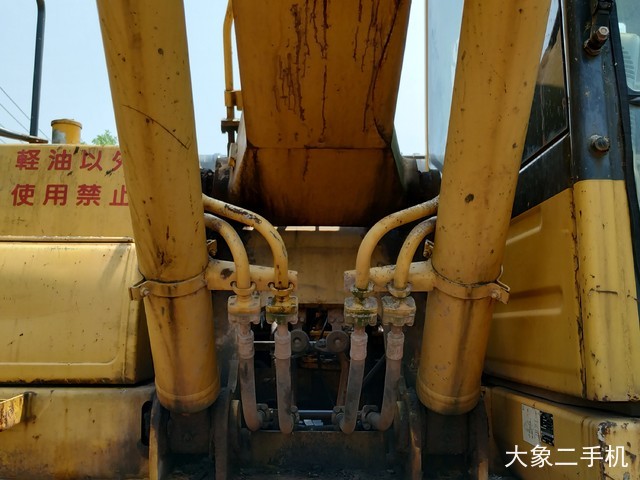 小松 PC200-8 挖掘机