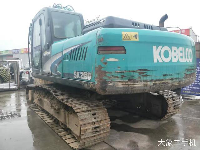 神钢 SK230 挖掘机