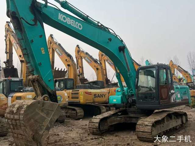 神钢 SK250 挖掘机