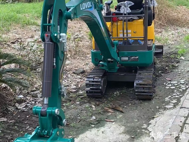 雷沃重工 FR18E-U 挖掘机