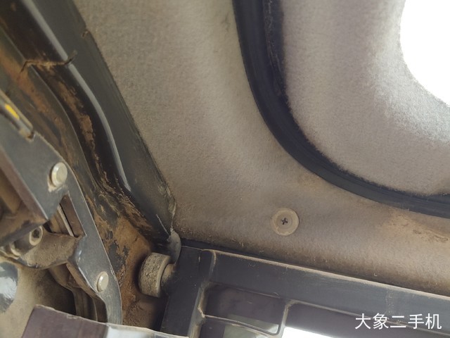 小松 PC240LC-8M0 挖掘机