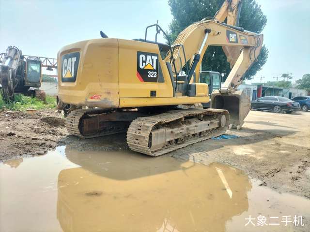 卡特彼勒 新一代Cat®323液压 挖掘机