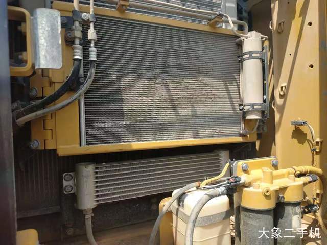 卡特彼勒 323DL 挖掘机