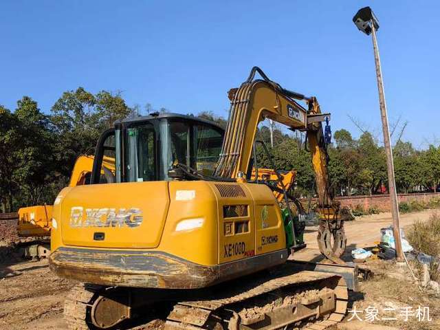 徐工 XE75D 挖掘机