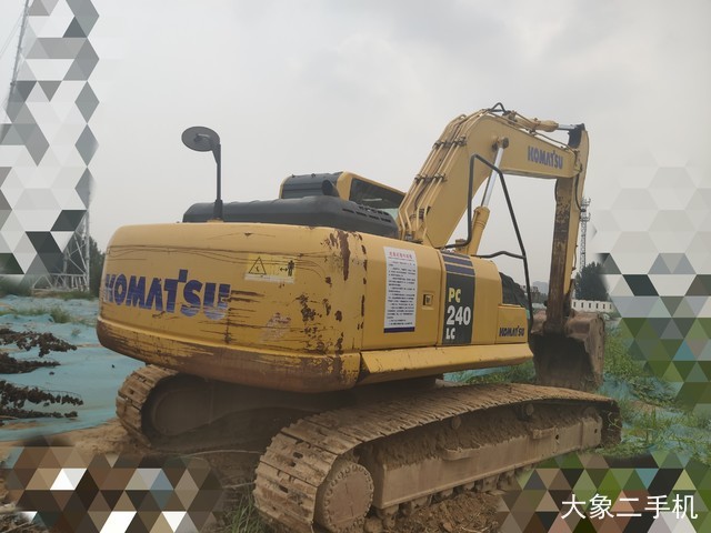 小松 PC240LC-8M0 挖掘机