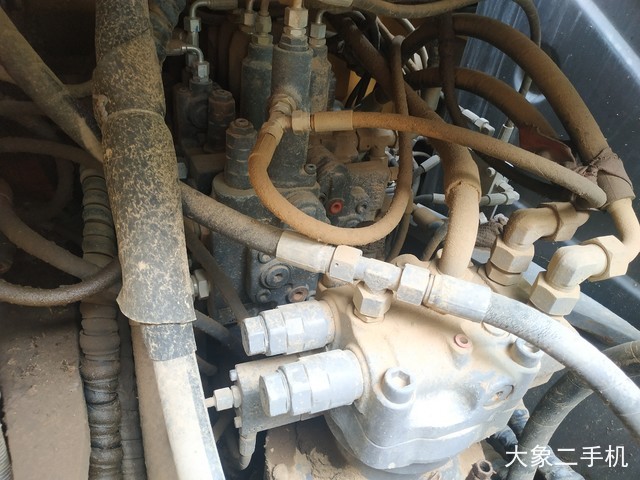 徐工 XE150D 挖掘机