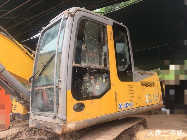 徐工 XE135B 挖掘机