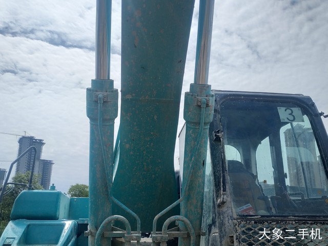 神钢 SK260LC-10 挖掘机