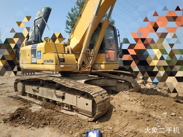 小松 PC220-8M0 挖掘机