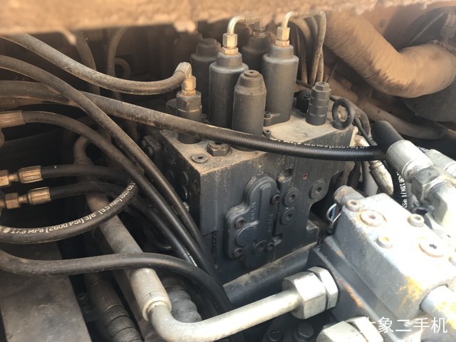 徐工 XE215C 挖掘机