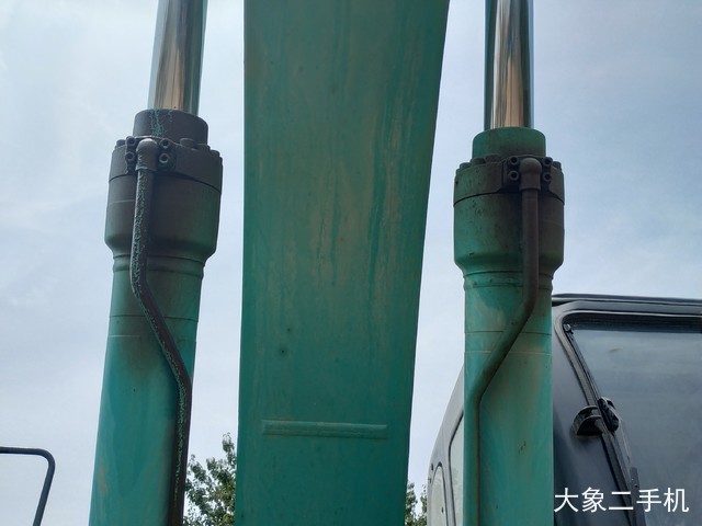 神钢 SK200-8 挖掘机