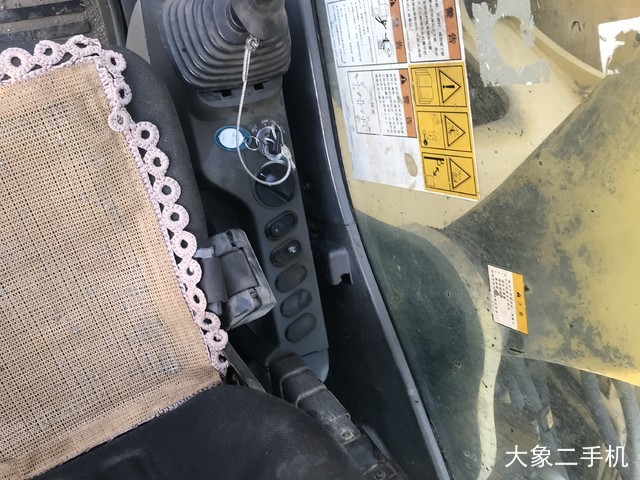 小松 PC220-8 挖掘机