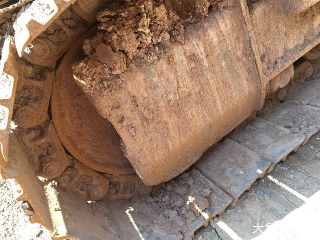 现代 R150LC-9 挖掘机