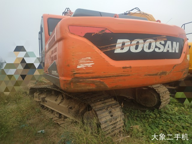 斗山 DX215-9C 挖掘机