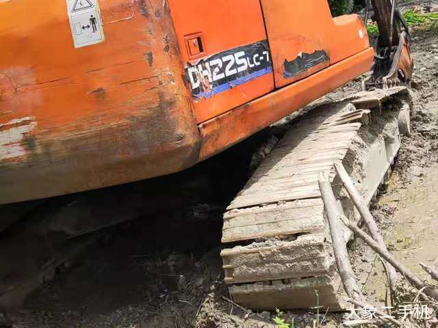 斗山 DH220LC-7 挖掘机