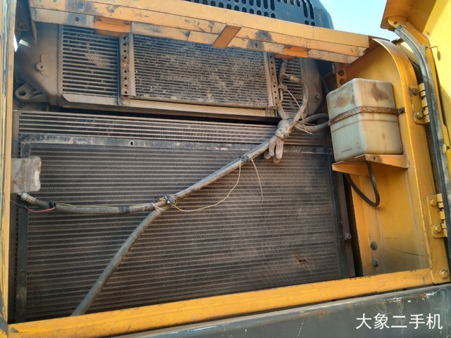 现代 R335LC-7 挖掘机