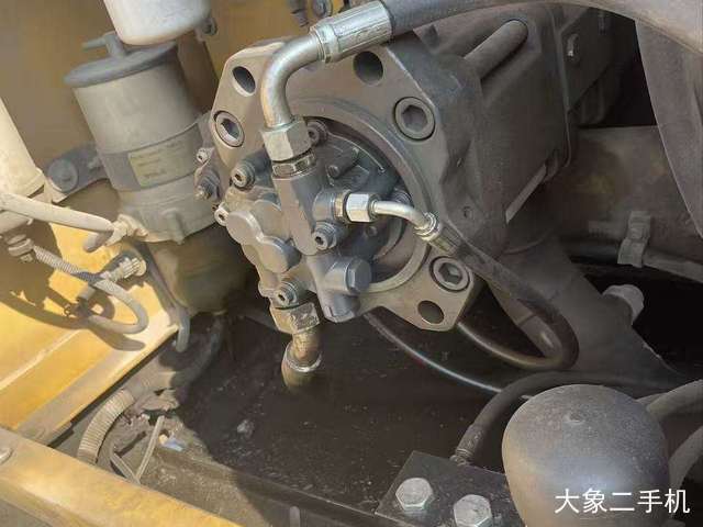 山东临工 LG6210 挖掘机