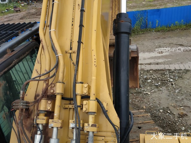 卡特彼勒 374DL 挖掘机