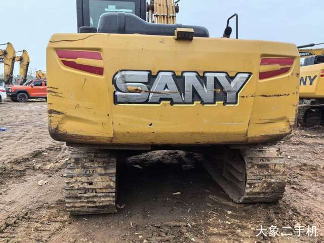 三一重工 SY135C 挖掘机