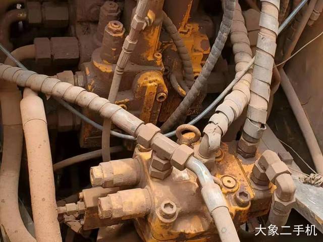 三一重工 SY135C-8 挖掘机