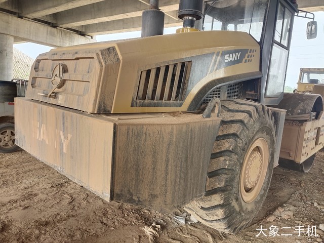 三一重工 SSR260AC-8全液压 压路机