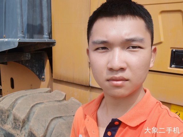龙工 LG833N高卸王（国三） 装载机