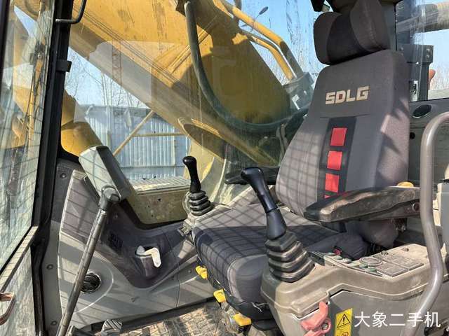 山东临工 E6500F 挖掘机