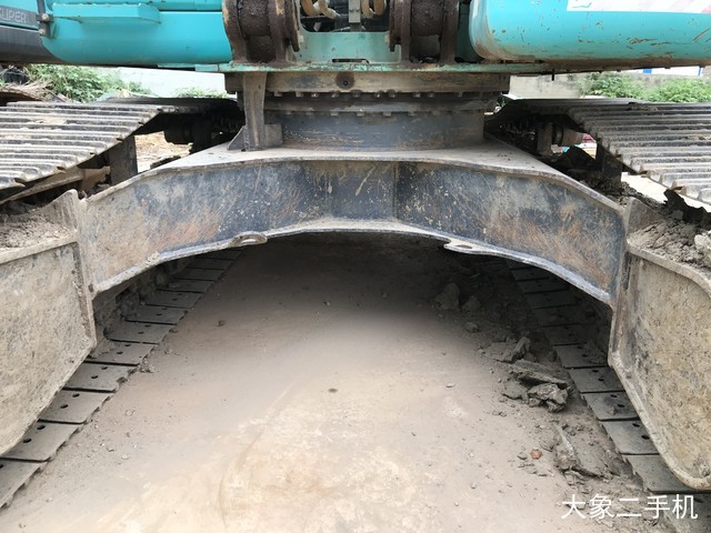 神钢 SK200-10 挖掘机