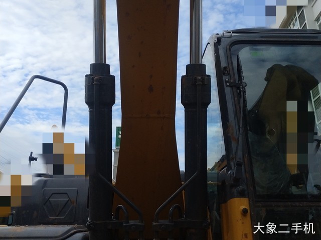 徐工 XE150D 挖掘机