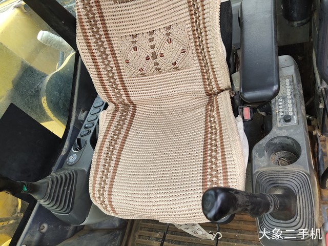 小松 PC240LC-8M0 挖掘机