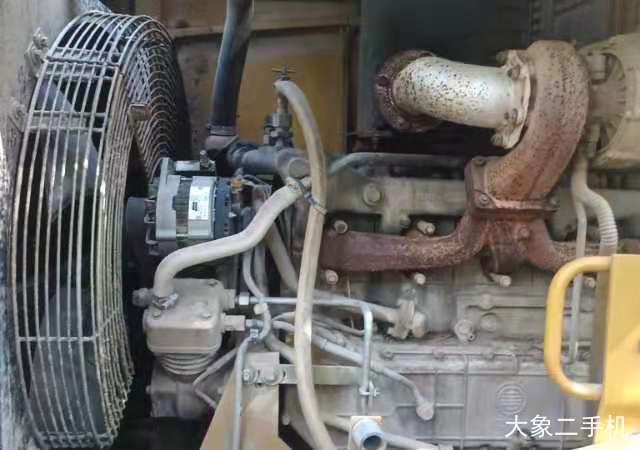 山工 SEM660B 装载机