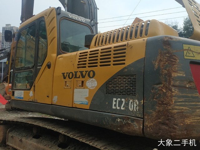 沃尔沃 EC210BLC 挖掘机