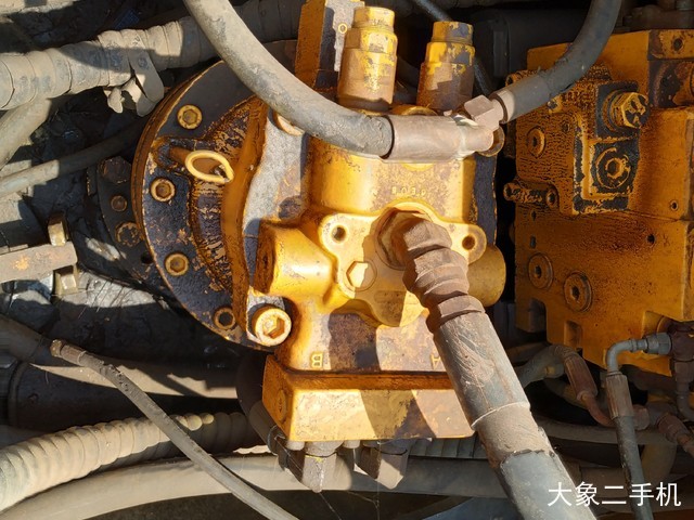 现代 R225LC-7 挖掘机